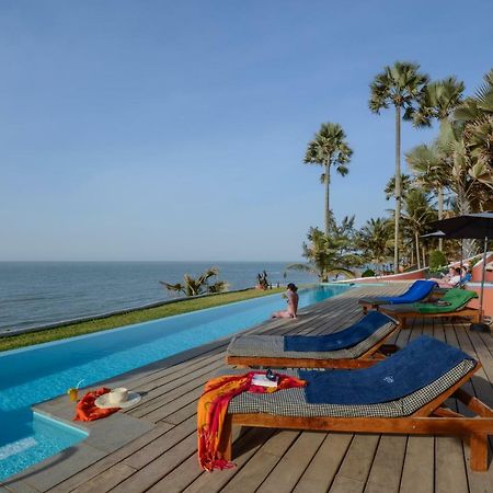 Ngala Lodge Fajara Esterno foto