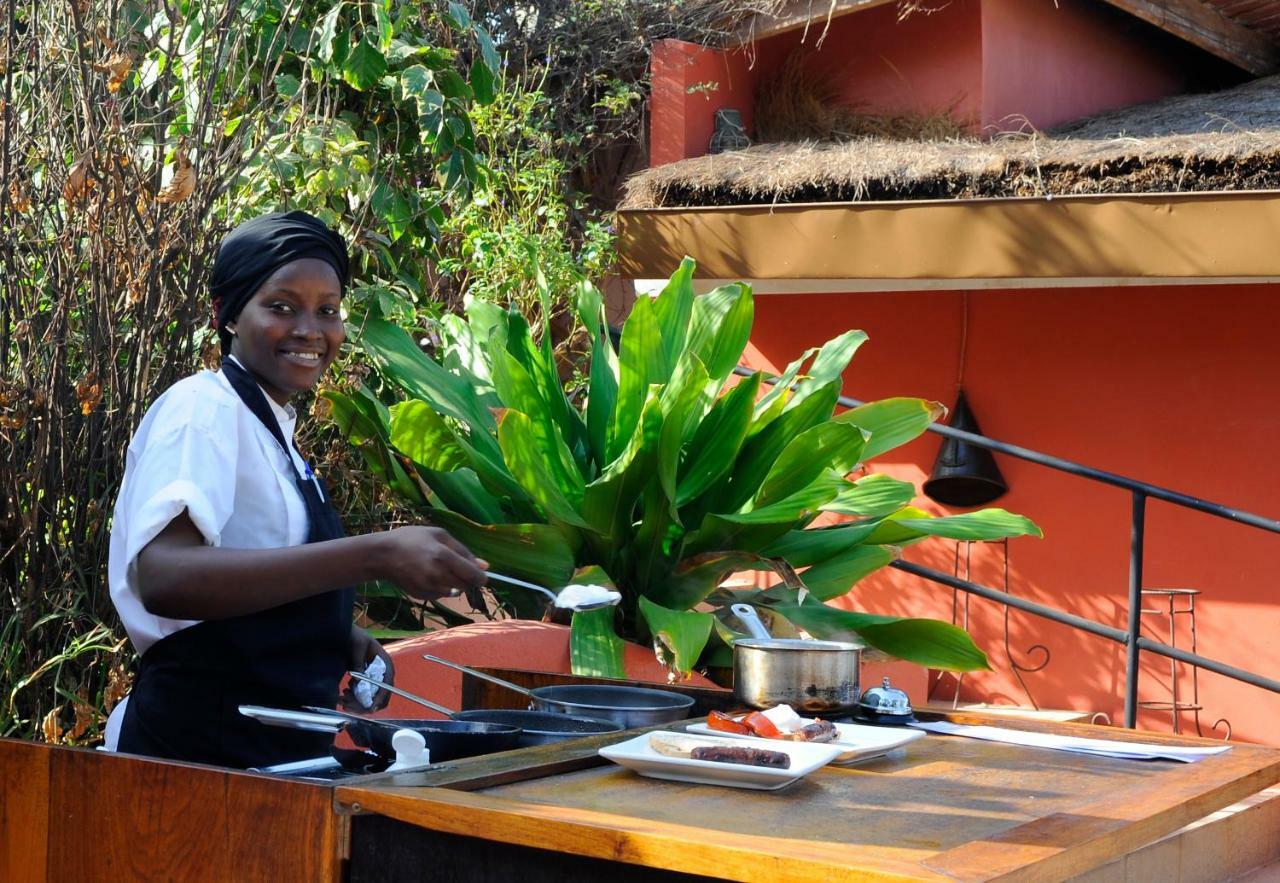 Ngala Lodge Fajara Esterno foto